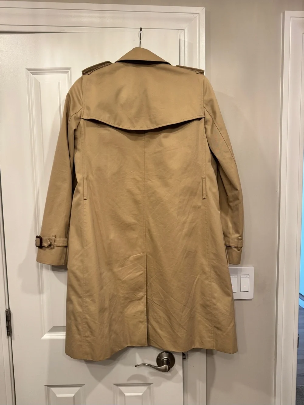 Burberry Beige Classic Trench Coat with Belted Waist (Kensington model) - Picture 5 of 5